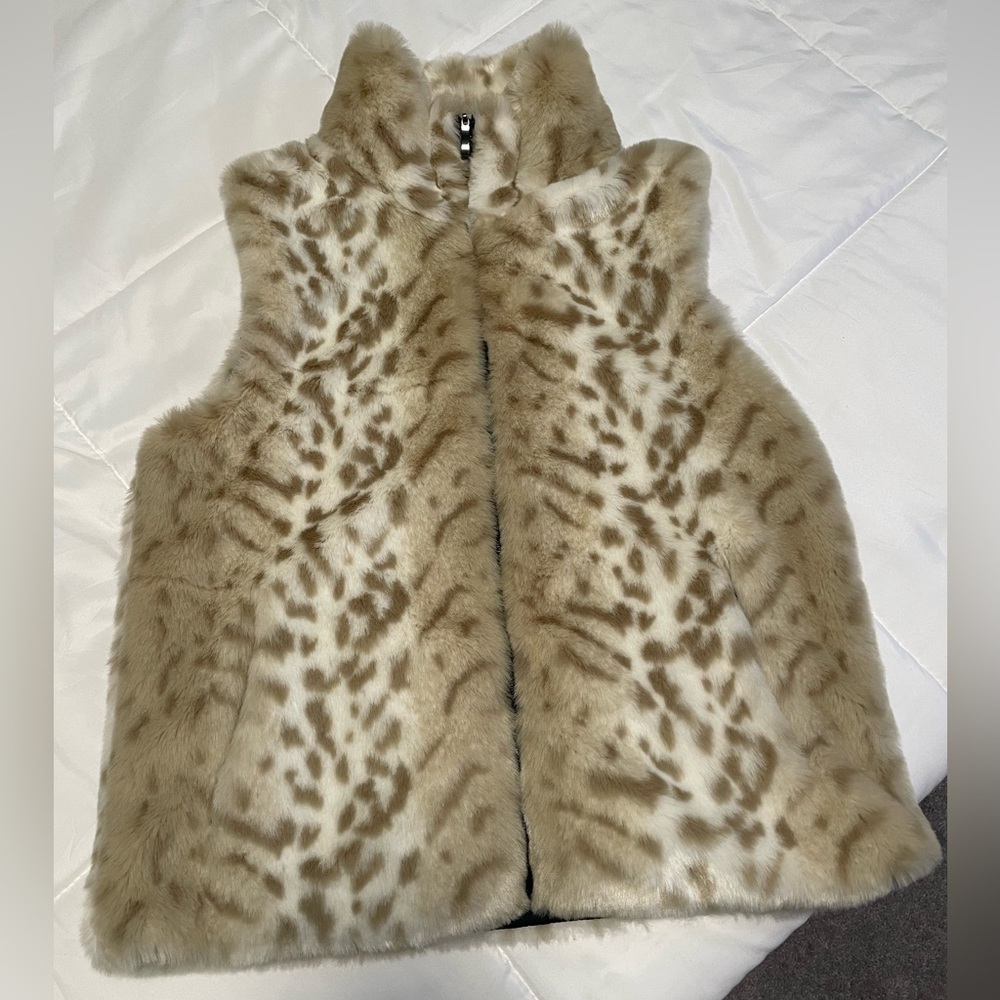 Gallery Cream and Tan Faux Fur Animal print Vest - Picture 3 of 8